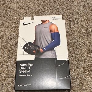 Nike Pro Dri-FIT SLEEVE